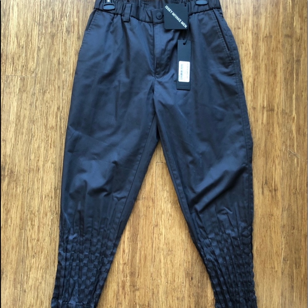COPY - Issey Miyake cropped twist trouser size 1